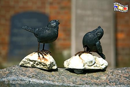 Morsum - Grabsteindekoration auf dem Friedhof., Sylt, Morsum, Kirche, Friedhof, foreal, Albers,