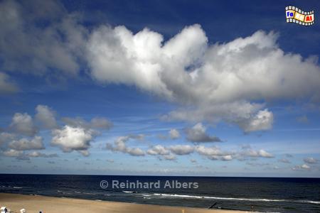 Wolkenformationen vor Wenningstedt., Sylt, Wenningstedt, Strand, Meer, Kste, Nordsee, Meerblick, Albers, Foto, foreal,
