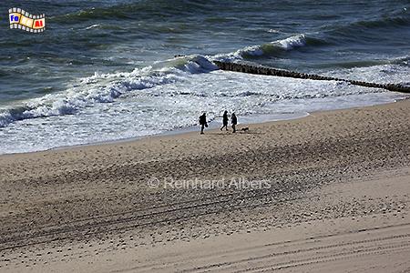 Stranspaziergnger am Roten Kliff, Sylt, Strand, Nordsee, Rotes Kliff, foreal, Albers,