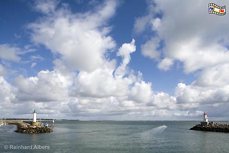 Hafeneinfahrt von Port Haliguen auf der Quiberon-Halbinsel in der Bretagne. , Wolken, Himmel, Wetter, K�ste, Bretagne, Haliguen, Quiberon, Albers, Foto, foreal,