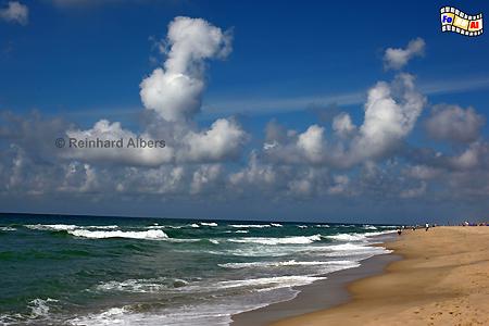 Insel Sylt - Wolkenformationen ber dem Meer am Strand vor Rantum., Wolken, Himmel, Wetter, Kste, Sylt, Nordseekste, Albers, Foto, foreal,