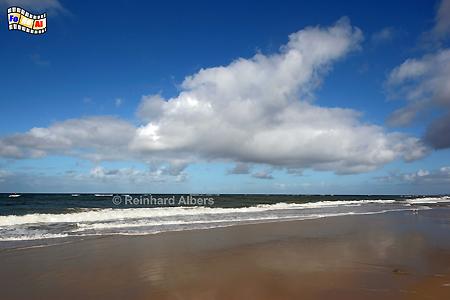 Insel Sylt - Wolkenformationen ber dem Meer am Strand vor Rantum., Wolken, Himmel, Wetter, Kste, Sylt, Nordseekste, Albers, Foto, foreal,