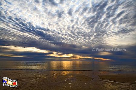 Insel Sylt - Sonnenuntergang/Abendstimmung am Strand vor Westerland., Abendhimmel, Abendrot, Sonnenuntergang, Sylt, Westerland, Albers, Foto, foreal,