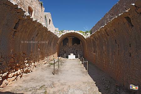 Kloster Arkadi Pulverkammer. Hier sprengten sich am 9. Nov. 1866 die letzten Verteidiger des Klosters in die Luft, um nicht lebend in die Hnde der Trken zu fallen., Kreta, Crete, Kloster, Arkadi, Foto, Bild, foreal, Albers,