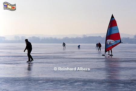 Eissurfer auf dem Wittensee., Schleswig-Holstein, Wittensee, Winter, Eissegler, Wittensee, Albers, Foto, foreal,