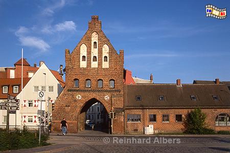 Wismar - Wassertor, das letzte erhaltene von ehemals 5 Stadttoren, Mecklenburg, Wismar, Hansestadt, Ostseekste, Albers, Foto, foreal, Wassertor,