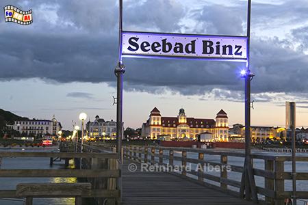 Seebrcke in Binz auf Rgen mit dem Kurhaus im Hintergrund., Vorpommern, Ostsee, Rgen, Nationalpark, Jasmund, Kreidefelsen, Steilkste, Albers, Foto, foreal,