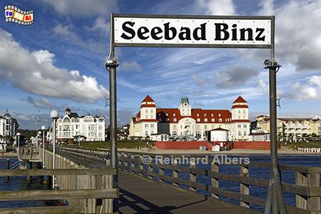 Seebrcke in Binz auf Rgen mit dem Kurhaus im Hintergrund., Vorpommern, Rgen, Binz, Kurhaus, Albers, Foto, foreal,