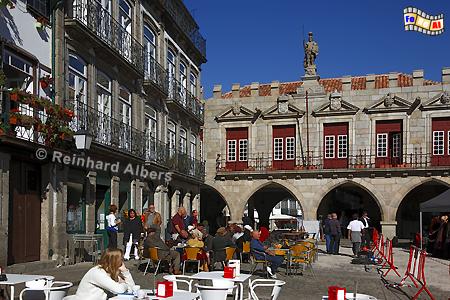 Guimares - Altes Rathaus im Bild rechts., Portugal, Minho, Guimares, Kulturhauptstadt, Albers, Foto, foreal,