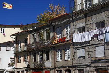 Guimarães - Hausfassaden in der Altstadt., Portugal, Minho, Guimarães, Kulturhauptstadt, Altstadt, Albers, Foto, foreal,