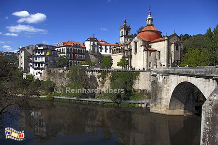 Amarante mit Granitbrcke aus dem Jahr 1781 ber den den Rio Tmega., Portugal, Minho, Amarante, Tmega, Albers, Foto, foreal,