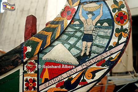 Aveiro, die traditionellen Boote fr den Fang von Algen/Tang sind hufig an Heck und Bug bunt bemalt., Portugal, Aveiro, Moliceiros, Tangfischer, Lagunen, Albers, foreal,