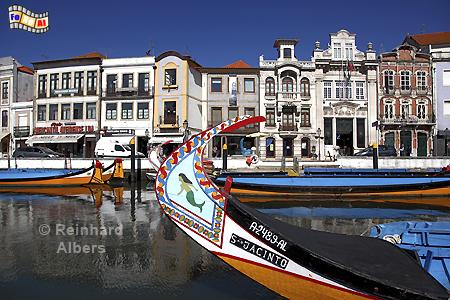 Aveiro - Barcos moliceiros, spezielle Tangfischboote mit tradiionell bunt verzierten Schiffsenden., Portugal, Aveiro, Moliceiros, Tangfischer, Lagunen, Albers, foreal,