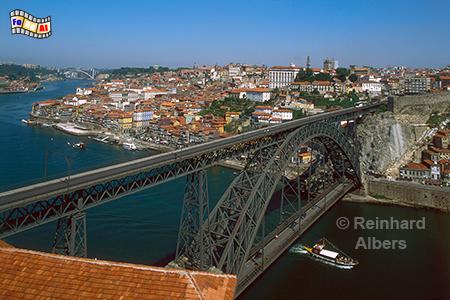 Porto -Ponte de Dom Luis I., erbaut 1881-85.
Die obere Fahrbahn befindet in 68 m ber Flussniveau., Portugal, Porto, Ponte. Luis, Douro, Albers, foreal,