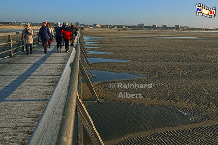 Steg zum Strand in St. Peter Bad, Sankt Peter, Nordsee, Eiderstedt, Holzsteg, Strand, Vorland, Albers, foreal, Foto,