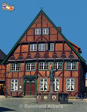 Ltjenburg: Historisches Frberhaus von 1576 am Marktplatz., Schleswig-Holstein, Ltjenburg, Frberhaus, Albers, Foto, foreal,