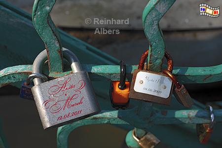 Opole (Oppeln) Liebesschlsser an der Grnen Brcke, fher Pfennigbrcke genannt., Polen, Schlesien, Opole, Oppeln, Oder, Brcke, Liebesschlsser, Albers, foreal,