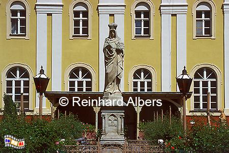 Trzebnica (Trebnitz), das 1202 gegrndete Zisterzienserkloster, war das erste Frauenkloster Schlesiens., Polen, Schlesien, Trenitz, Trzebnica, Hedwig, Kloster, Albers, foreal,
