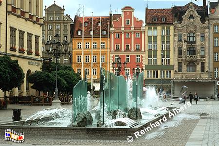 Wrocław (Breslau) - Moderner auf dem Rynek (Ring), Polen, Breslau, Brunnen, Rynek, Albers, foreal,