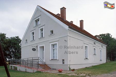 Berghaus von Gut Kreisau (Krzyżowa). In diesem Gebude trafen sich die Mitglieder des Kreisauer Kreises zu ihren Besprechungen., Polen, Schlesien Kreisau, Krzyżowa, Berghaus, Albers, Foto, foreal,