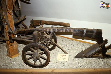 Ratzeburg - Historischer Pflug im Kreismuseum Lauenburg., Schleswig-Holstein, Herzogtum Lauenburg, Herrenhaus Mecklenburg, Kreismuseum, Albers, foreal, Foto,