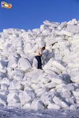 An der Ostseekste bei Hohwacht im Mrz 1986, Schleswig-Holstein, Ostseekste, Hohwacht, Eiswinter, Eisschollen, Albers, foreal, Foto,