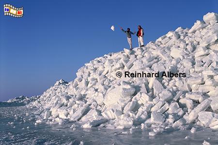 Eiswinter an der Ostseeküste bei Hohwacht im März 1986, Schleswig-Holstein, Ostseeküste, Winter, Eisschollen, Eisbarriere, Strand, Albers, foreal, Foto,