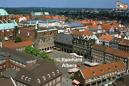 Lbeck - Rathausmarkt von Turm der Petrikirche gesehen., Schleswig-Holstein, Lbeck, Rathaus, Hanse, Marktplatz, Albers, Foto, foreal, Backsteingotik,
