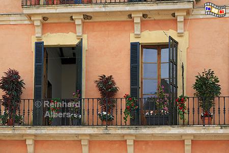 In der Altstadt von Alcudia, Mallorca, Altstadt, Fenster, Alcudia, Albers, Foto, foreal,