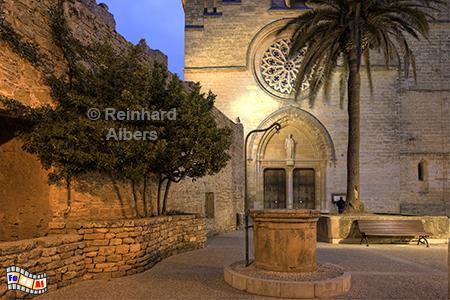 Alcudia: Vorplatz der Kirche Sant Jaume, Mallorca, Alcudia, Kirche, Sant Jaume, Albers, Foto, foreal,