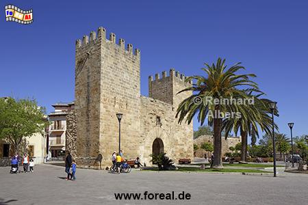 Alcudia Stadttor (Porta Xara), Mallorca, Strand, Stadttor, Stadtmauer, Alcudia, Balearen, Albers, Foto, foreal,