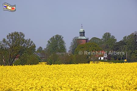 Blick auf Giekau am Selenter See mit Rapsblte., Rapsblte, Raps, Giekau, Holsteinische Schweiz, Albers, Foto, foreal,